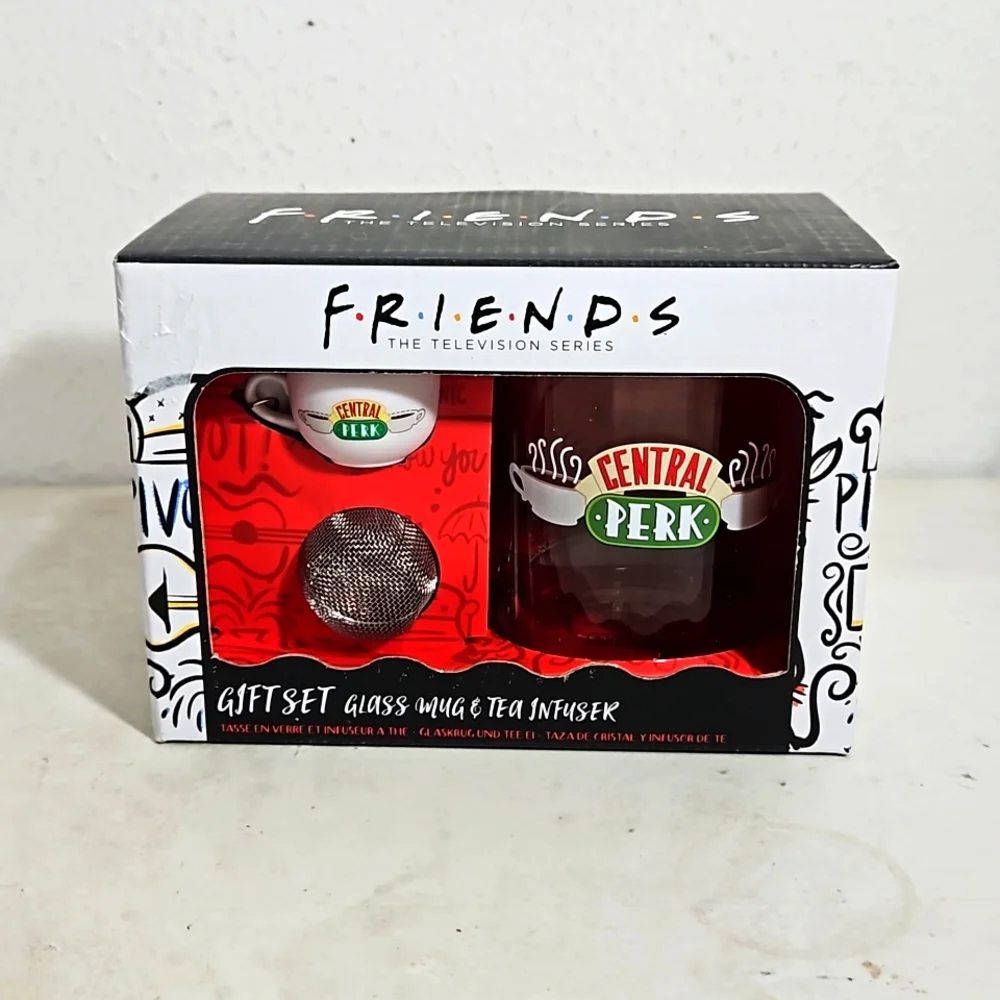 NWT friends the tv series central perk glass mug and tea infuser giftset